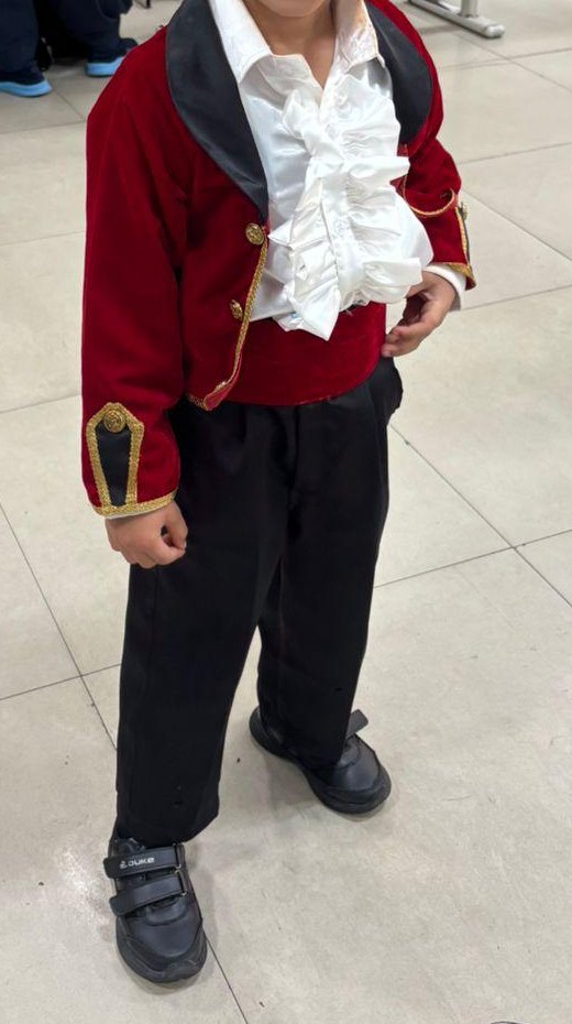 Ringmaster Tailcoat — Drama
